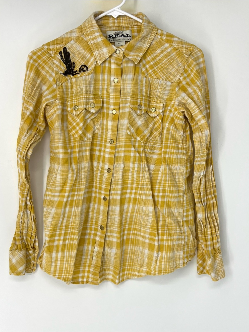 Ariat snap down plaid shirt women’s small